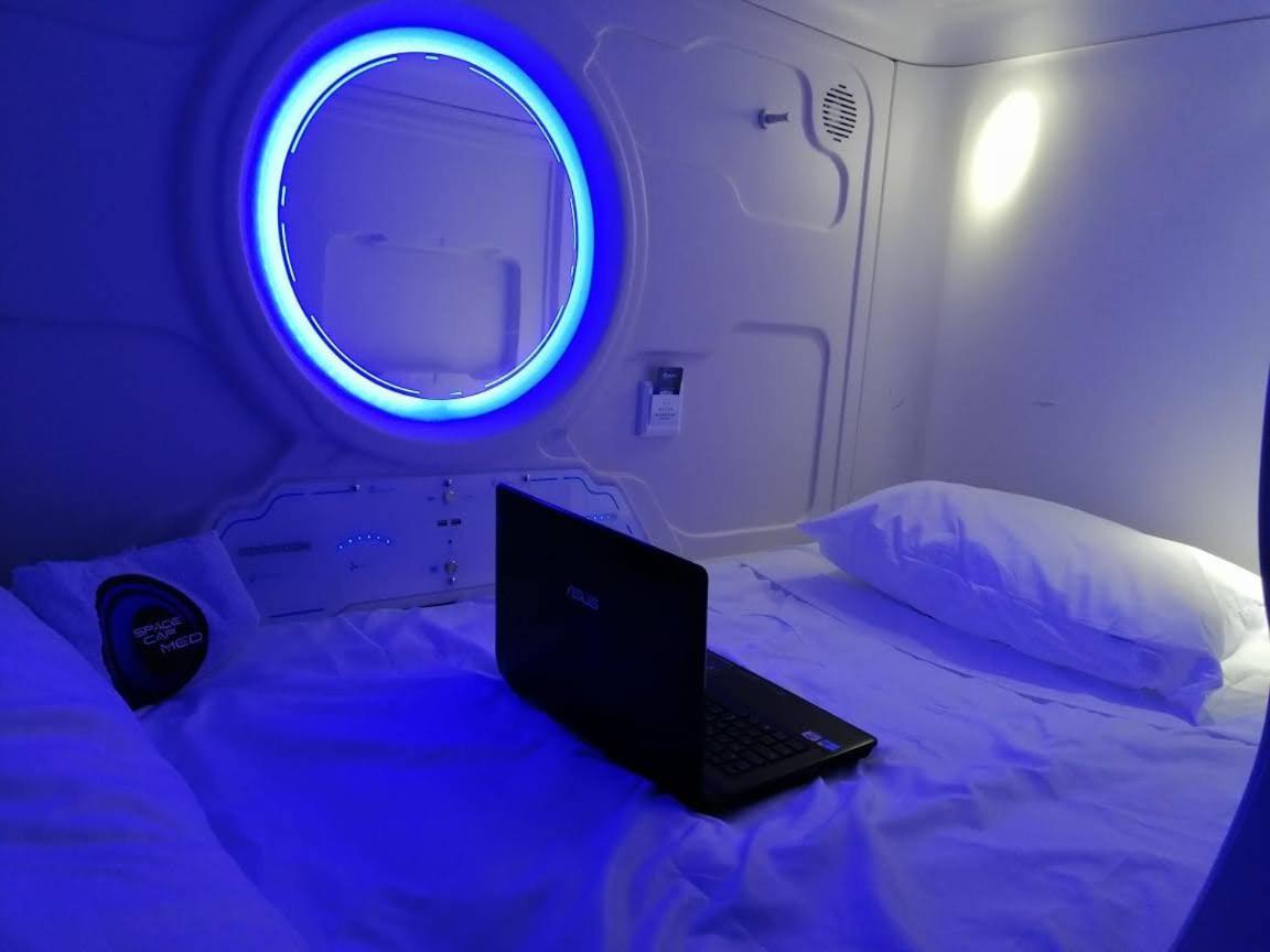 Capsulas Descanso Terminal Bogotá Esterno foto